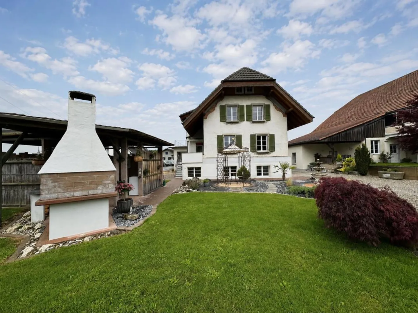 Maison résidentielle rénovée avec amour et atelier - beaucoup d'espace pour vous et vos véhicules - Photo 2 sur 13