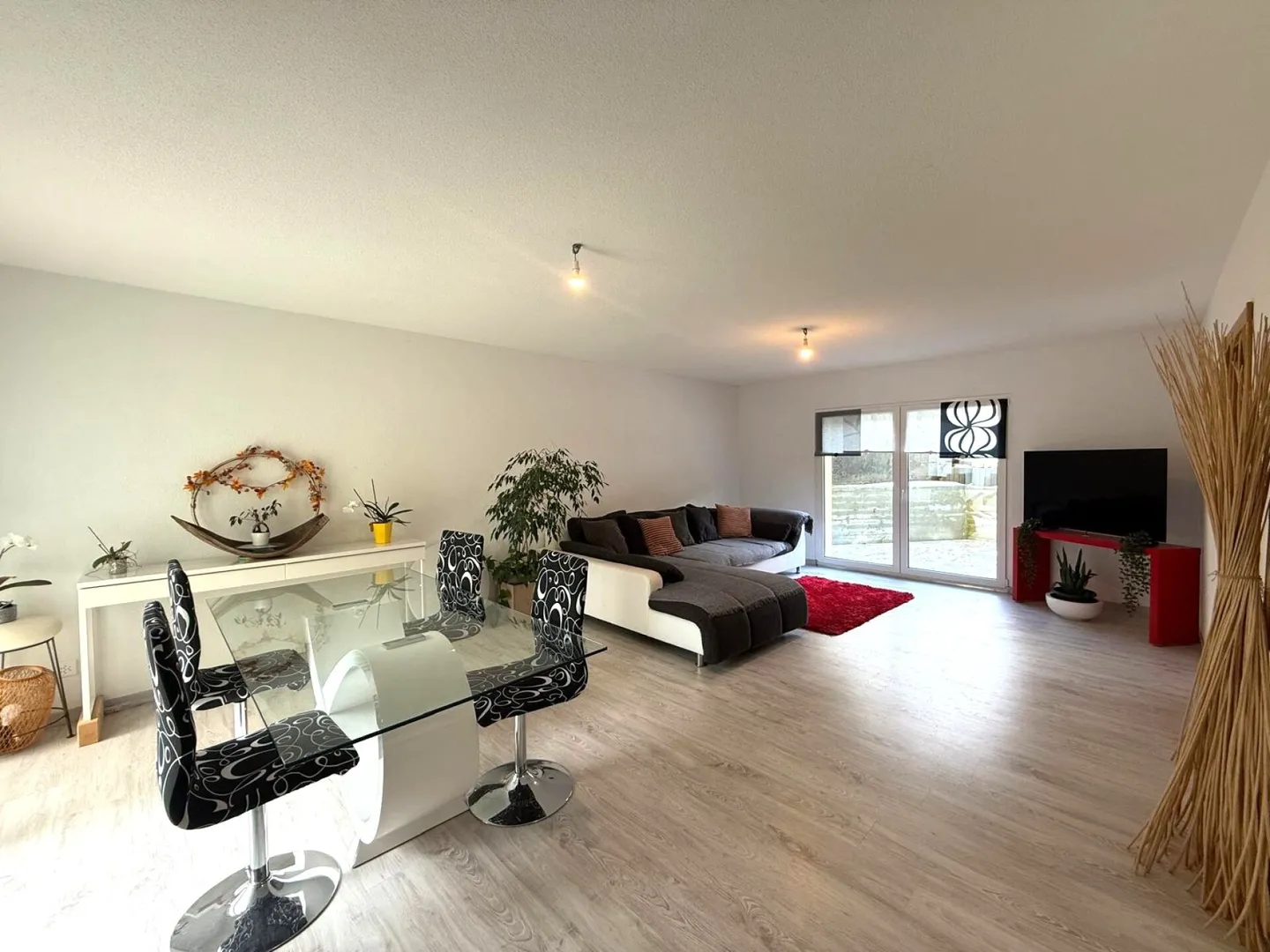 Bel Appartement avec Jardin - Photo 2 sur 12