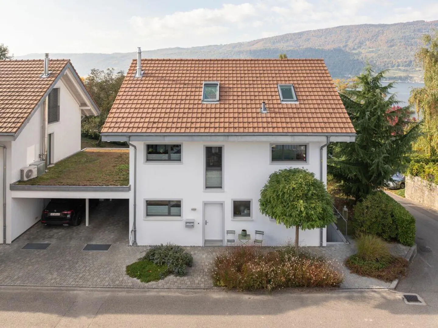 Spacious Single-Family Home with Lake View - Photo 3 of 11