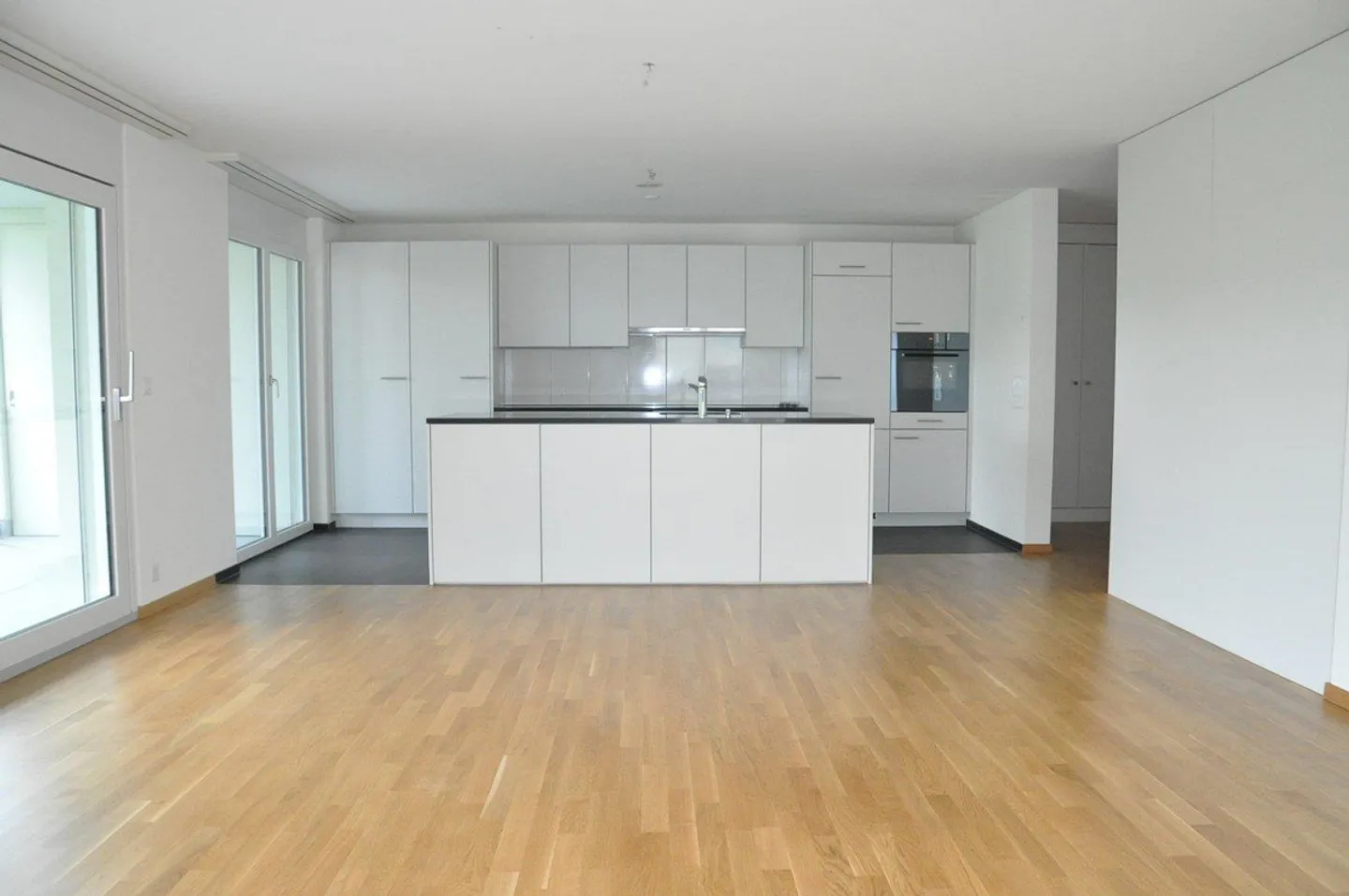 Quietly Located Family Apartment Directly at Mühlebach - Photo 4 of 11