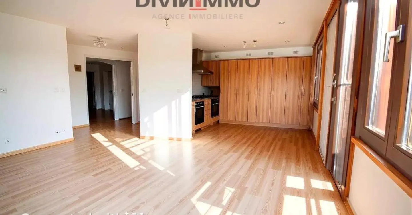 Appartamento Incantevole con Balcone - Foto 2 di 12