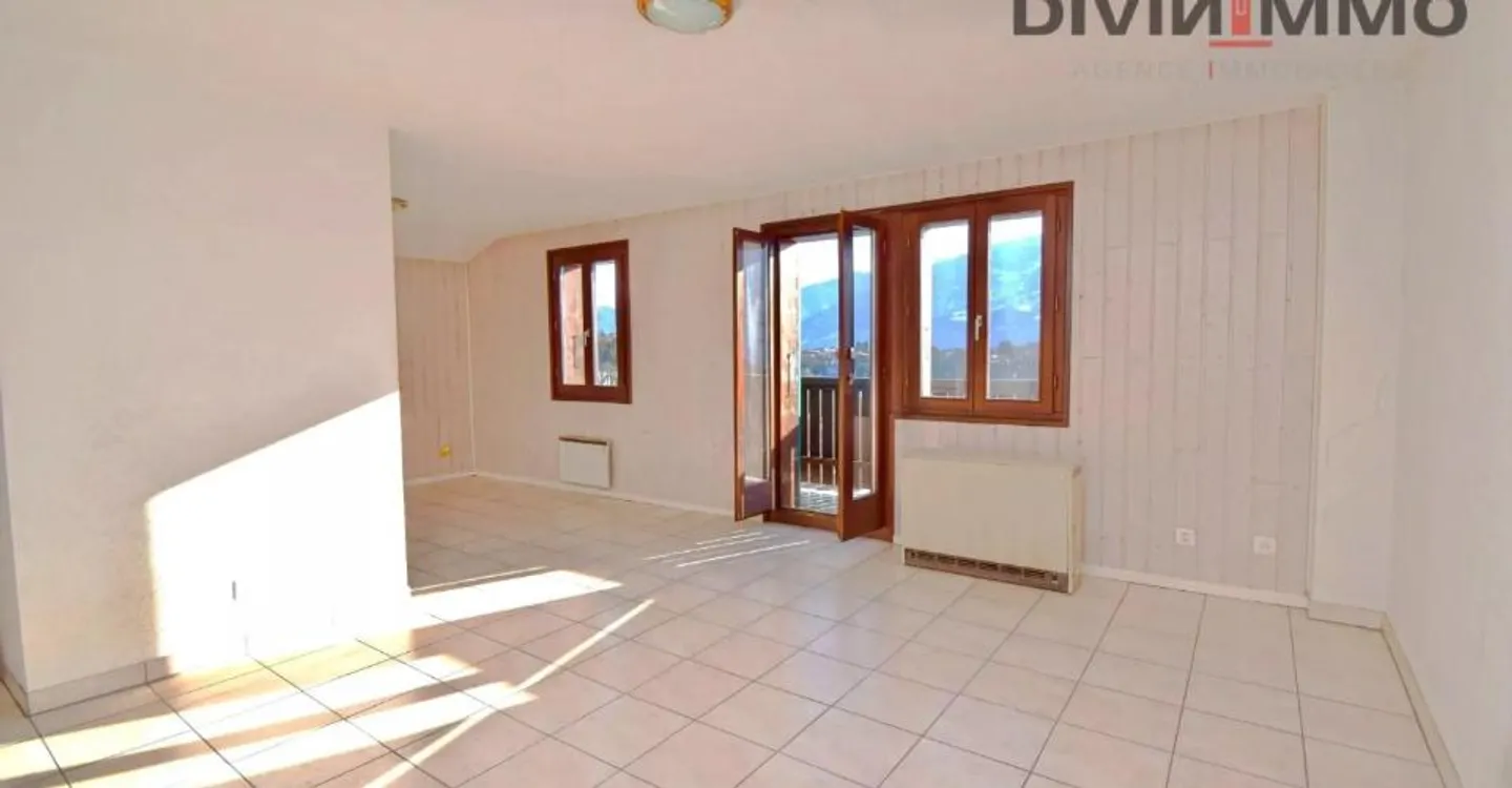 Appartamento Incantevole con Balcone - Foto 1 di 12