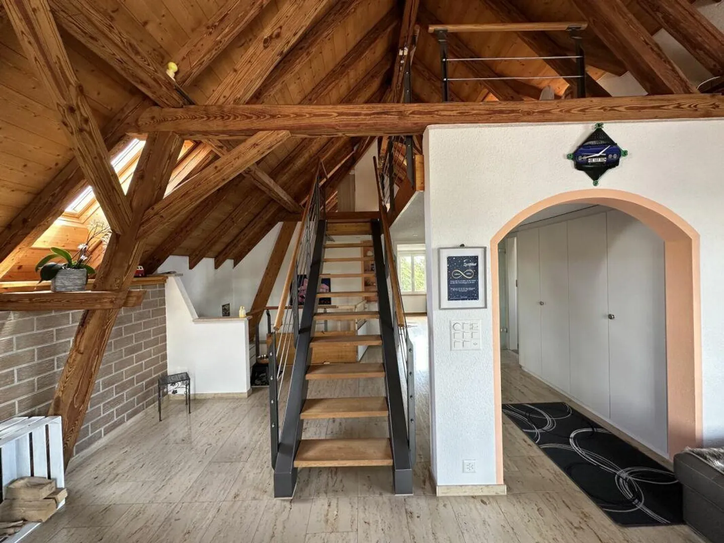 Maison résidentielle rénovée avec amour et atelier - beaucoup d'espace pour vous et vos véhicules - Photo 12 sur 13
