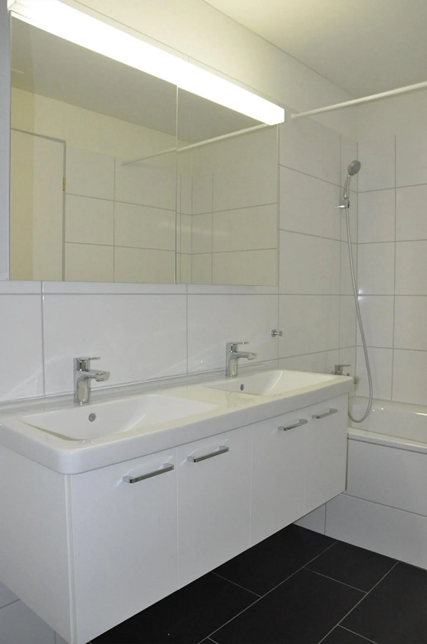 Quietly Located Family Apartment Directly at Mühlebach - Photo 8 of 11