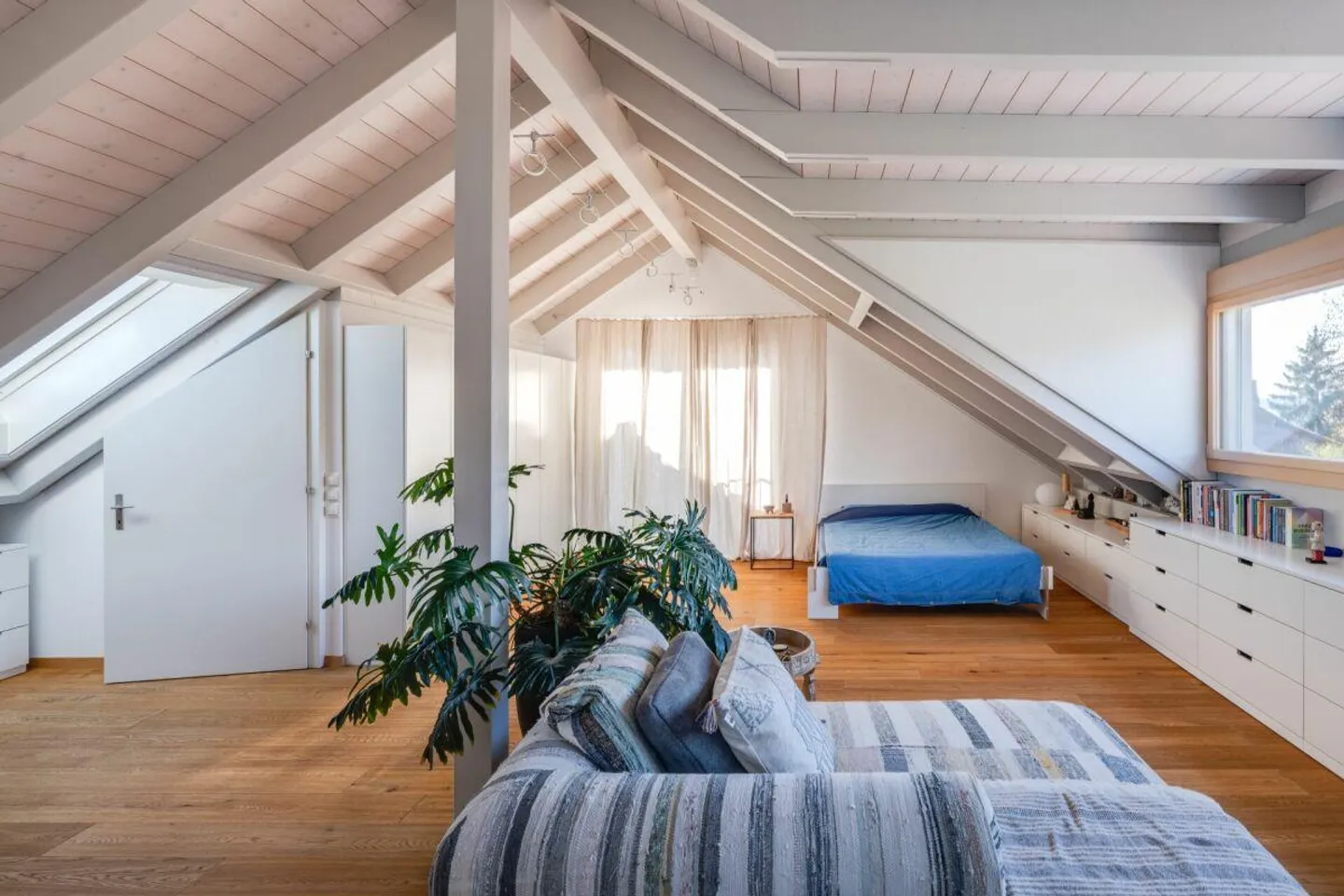 Spacious Single-Family Home with Lake View - Photo 9 of 11