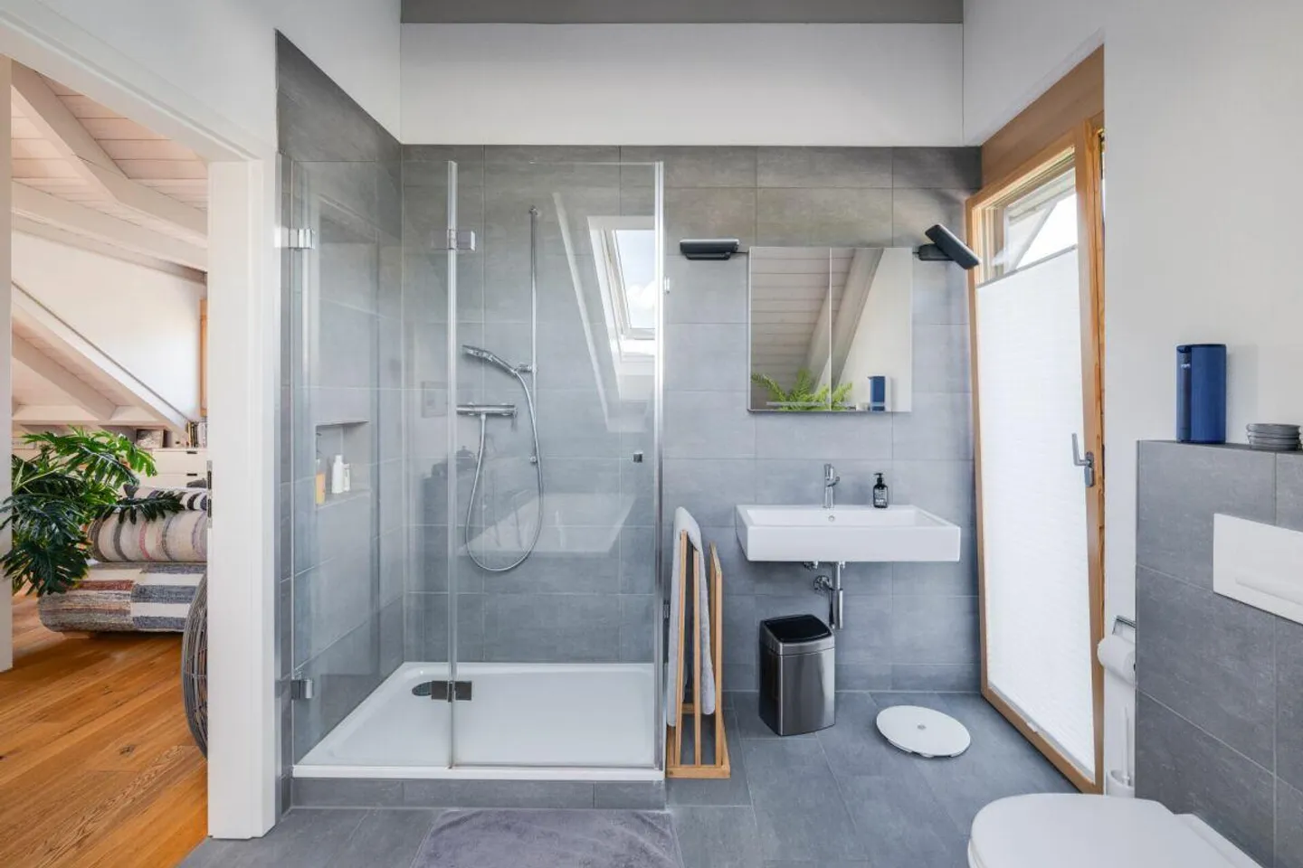 Spacious Single-Family Home with Lake View - Photo 10 of 11