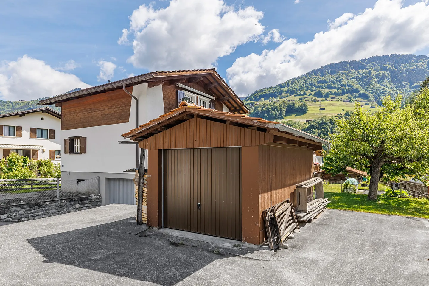 Posizione soleggiata con giardino - ideale per famiglie - Foto 11 di 13