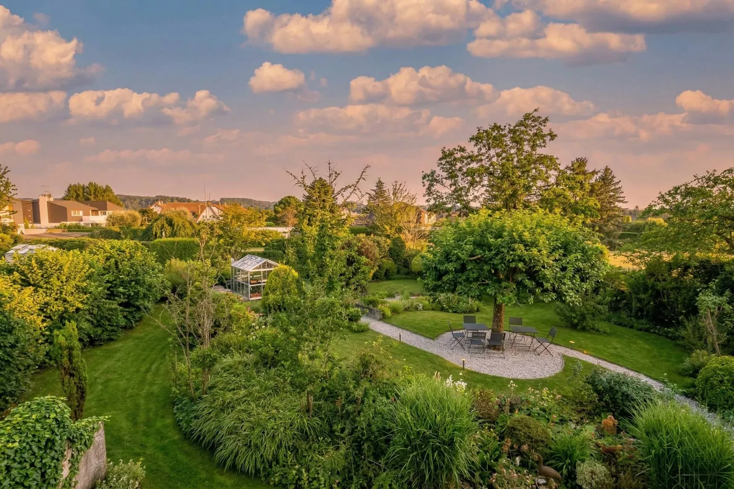 CO-EXKLUSIVITÄT - Atypische Architektenvilla im Herzen der Genfer Landschaft - Foto 13 von 13