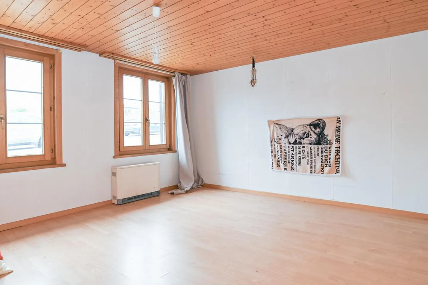 Maison bifamiliale avec grange et beaucoup d'espace vert dans un emplacement optimal - Photo 10 sur 19