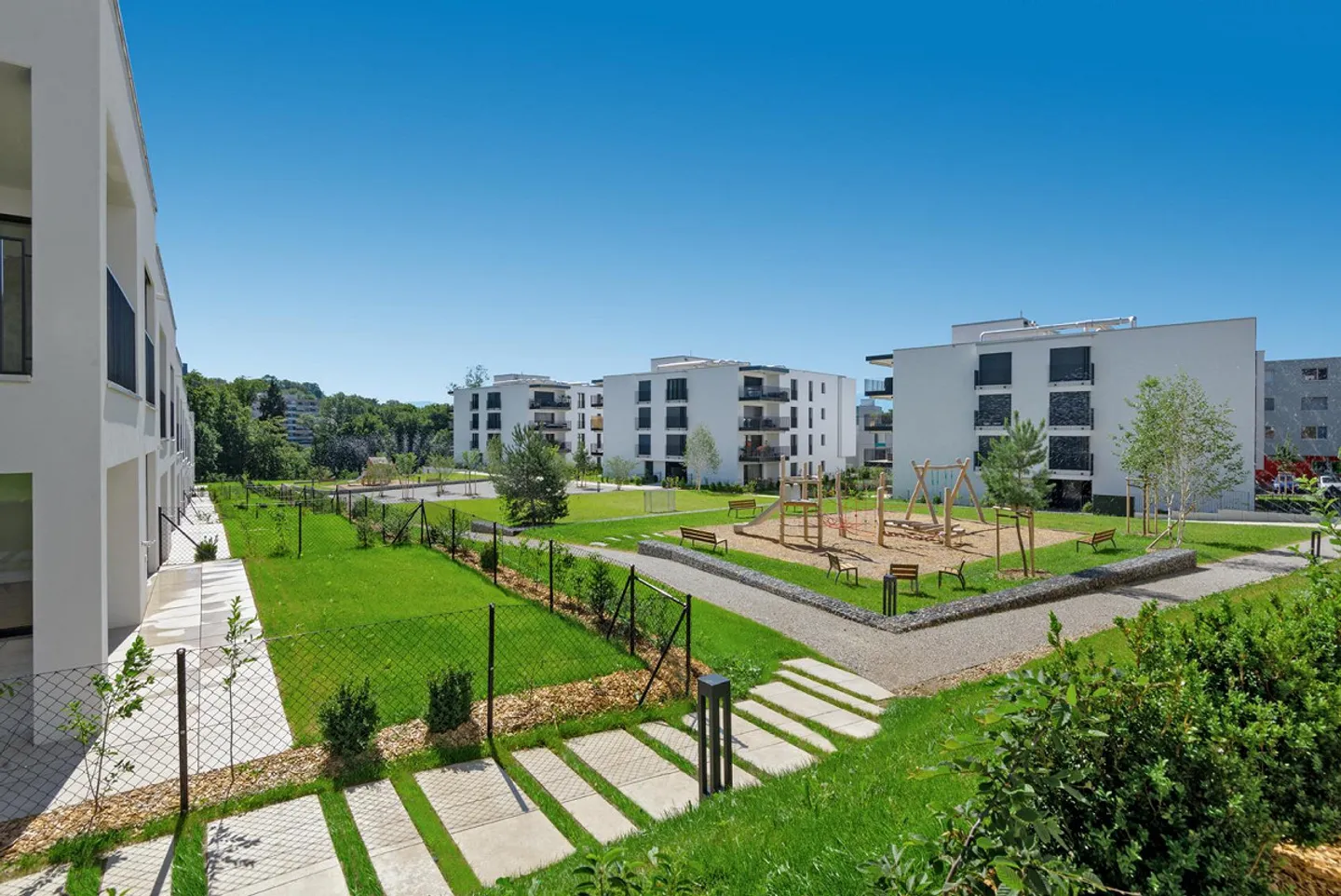 Appartement moderne avec balcon - Photo 2 sur 2