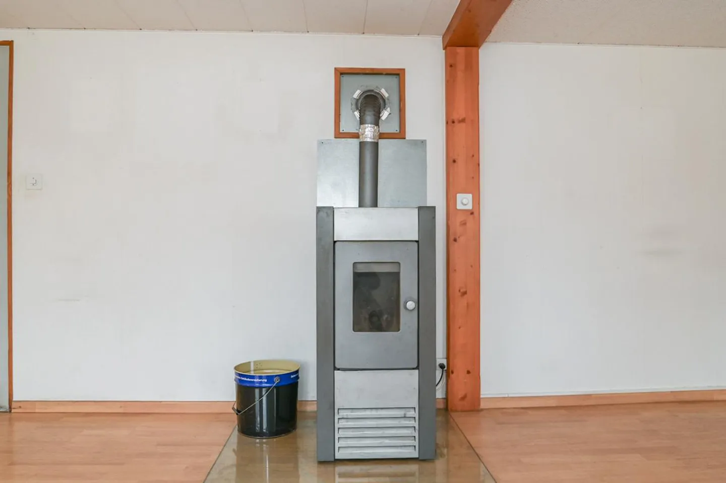 Maison bifamiliale avec grange et beaucoup d'espace vert dans un emplacement optimal - Photo 13 sur 19