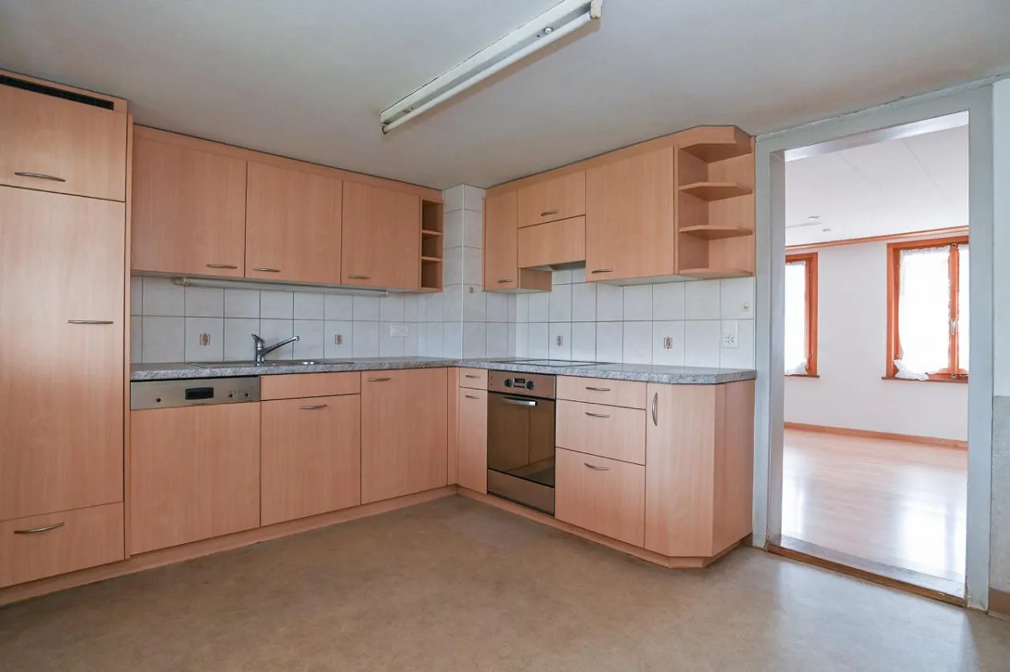 Maison bifamiliale avec grange et beaucoup d'espace vert dans un emplacement optimal - Photo 14 sur 19