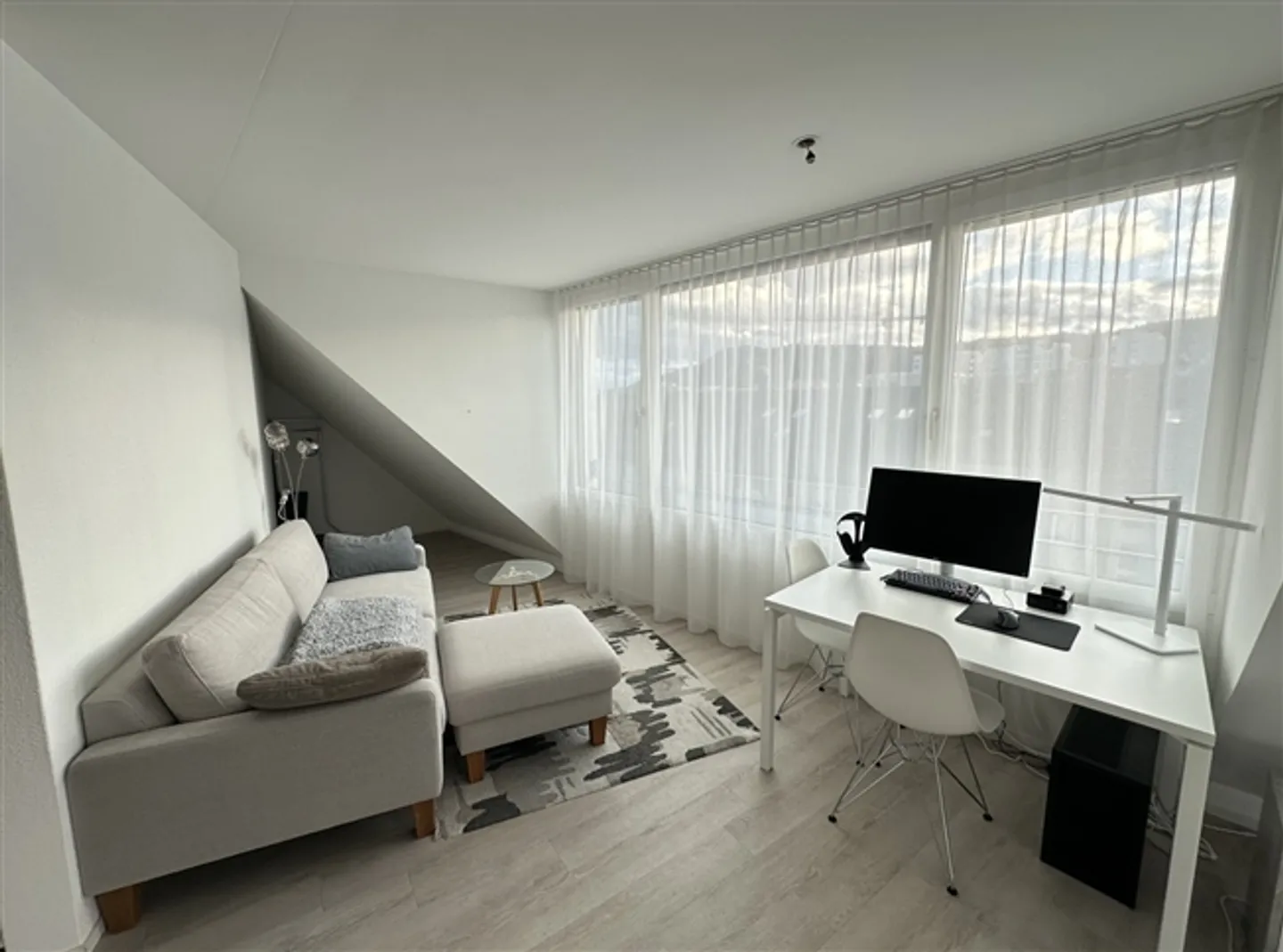 STUDIO À ZURICH - KREIS 9 ALTSTETTEN, MEUBLÉ, TEMPORAIRE - Photo 1 sur 10