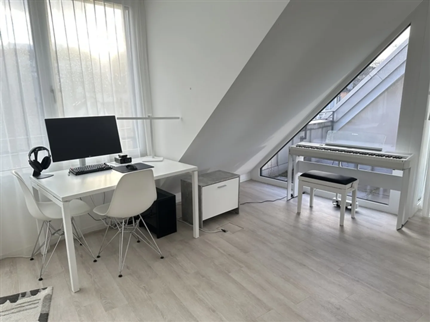 STUDIO À ZURICH - KREIS 9 ALTSTETTEN, MEUBLÉ, TEMPORAIRE - Photo 2 sur 10