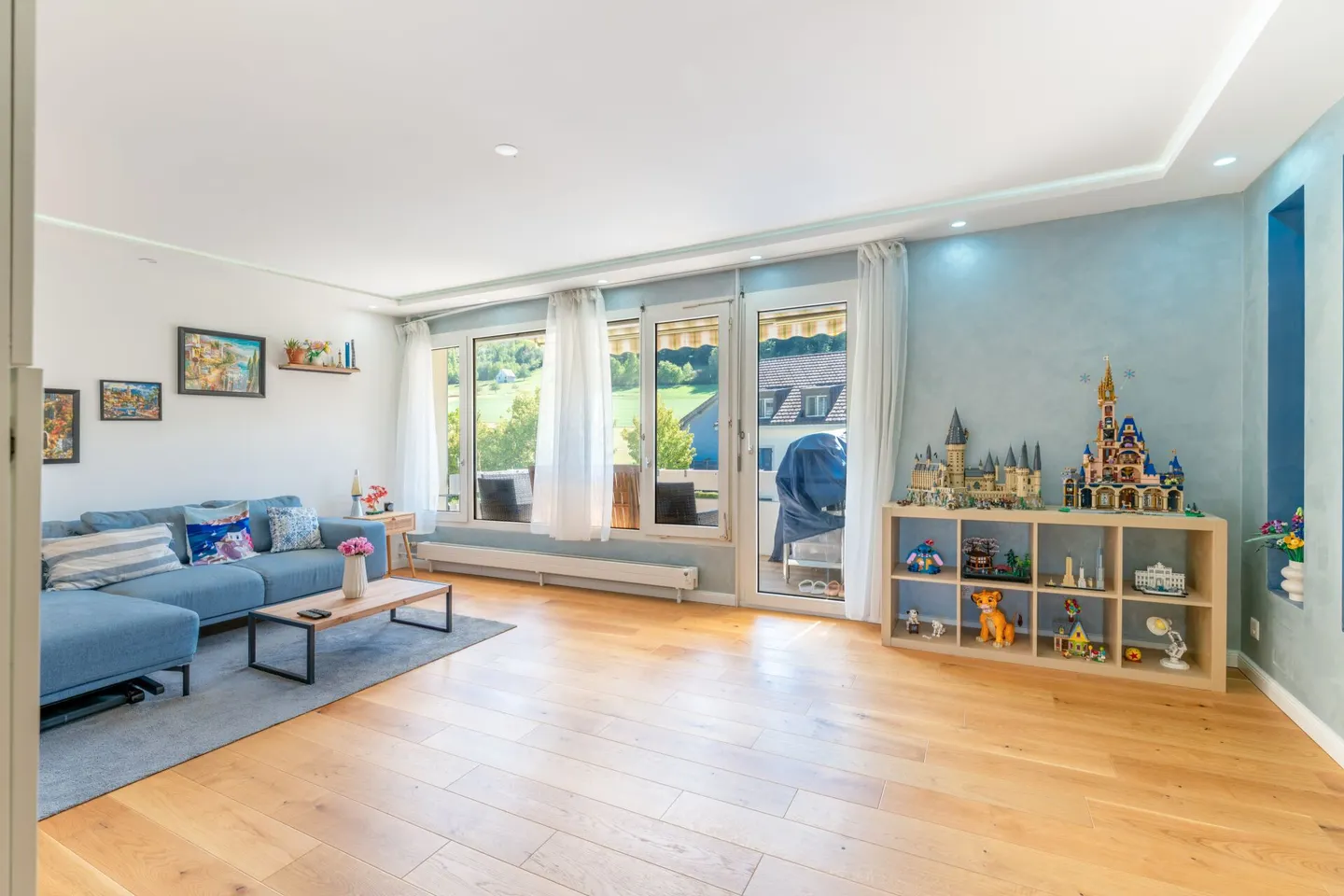 Renovated & modern with large communal garden & top price-performance ratio - Photo 4 of 16