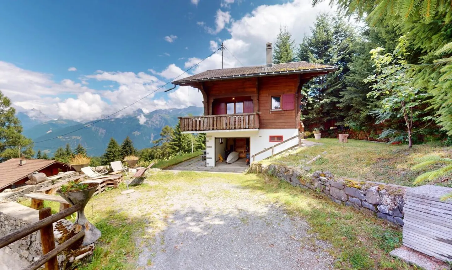 Chalet with Stunning Mountain Views - Photo 1 of 11