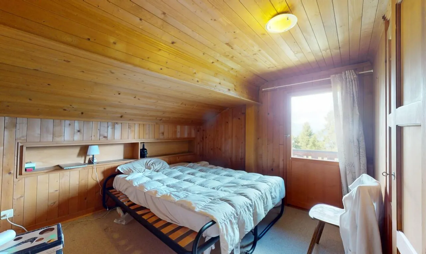 Chalet with Stunning Mountain Views - Photo 8 of 11