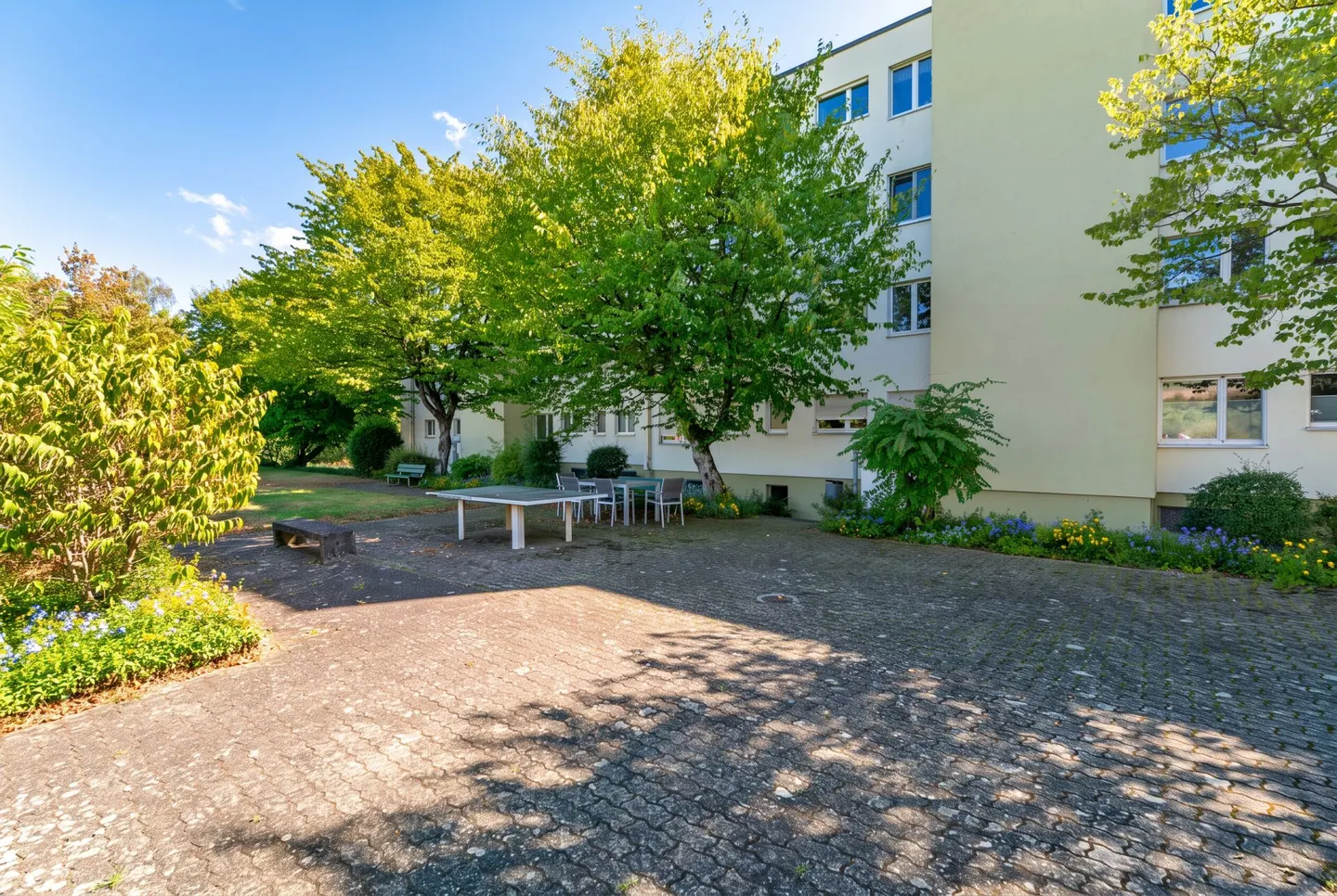 Renovated & modern with large communal garden & top price-performance ratio - Photo 10 of 16