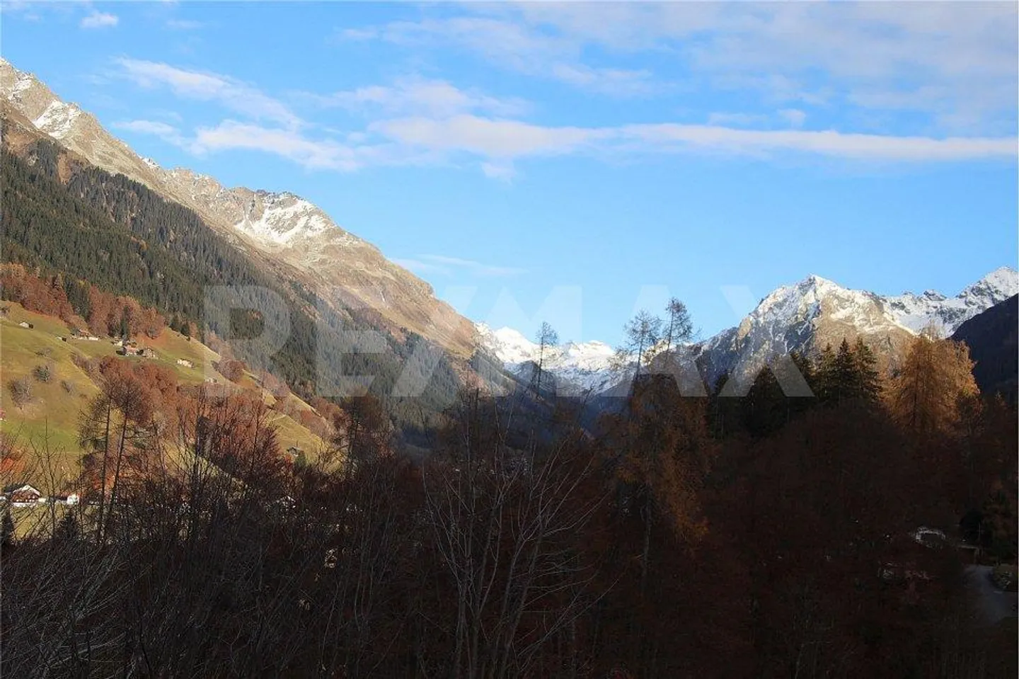 House with 6 rooms - Photo 8 of 8