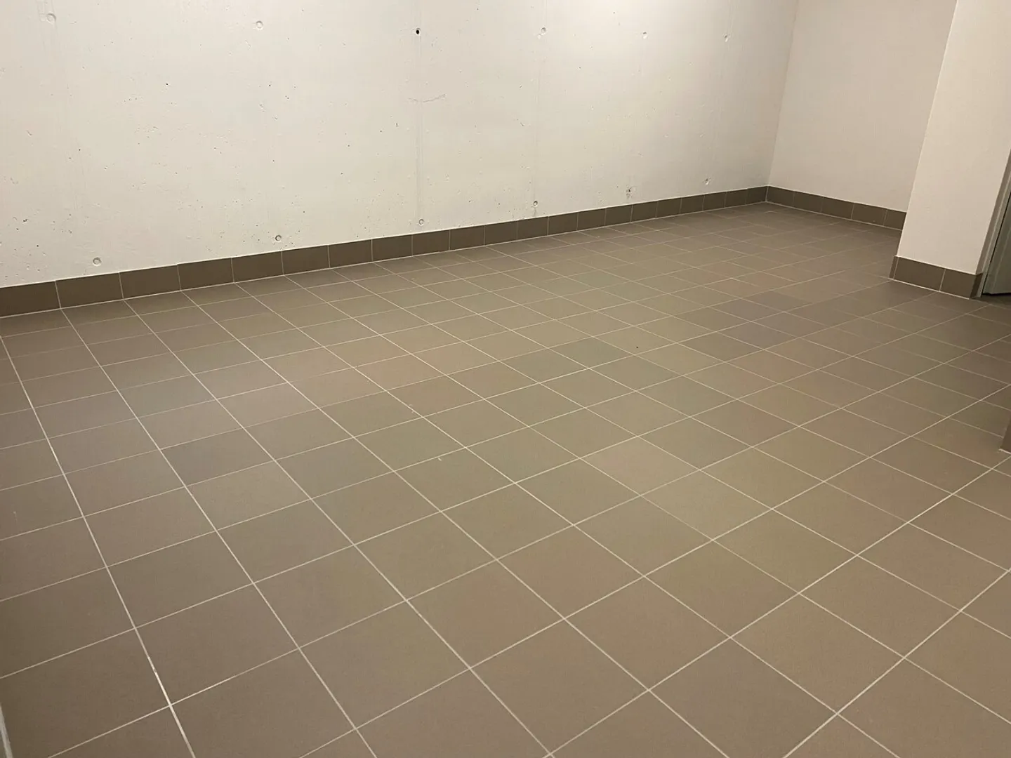 Spazio di deposito funzionale - Foto 2 di 3