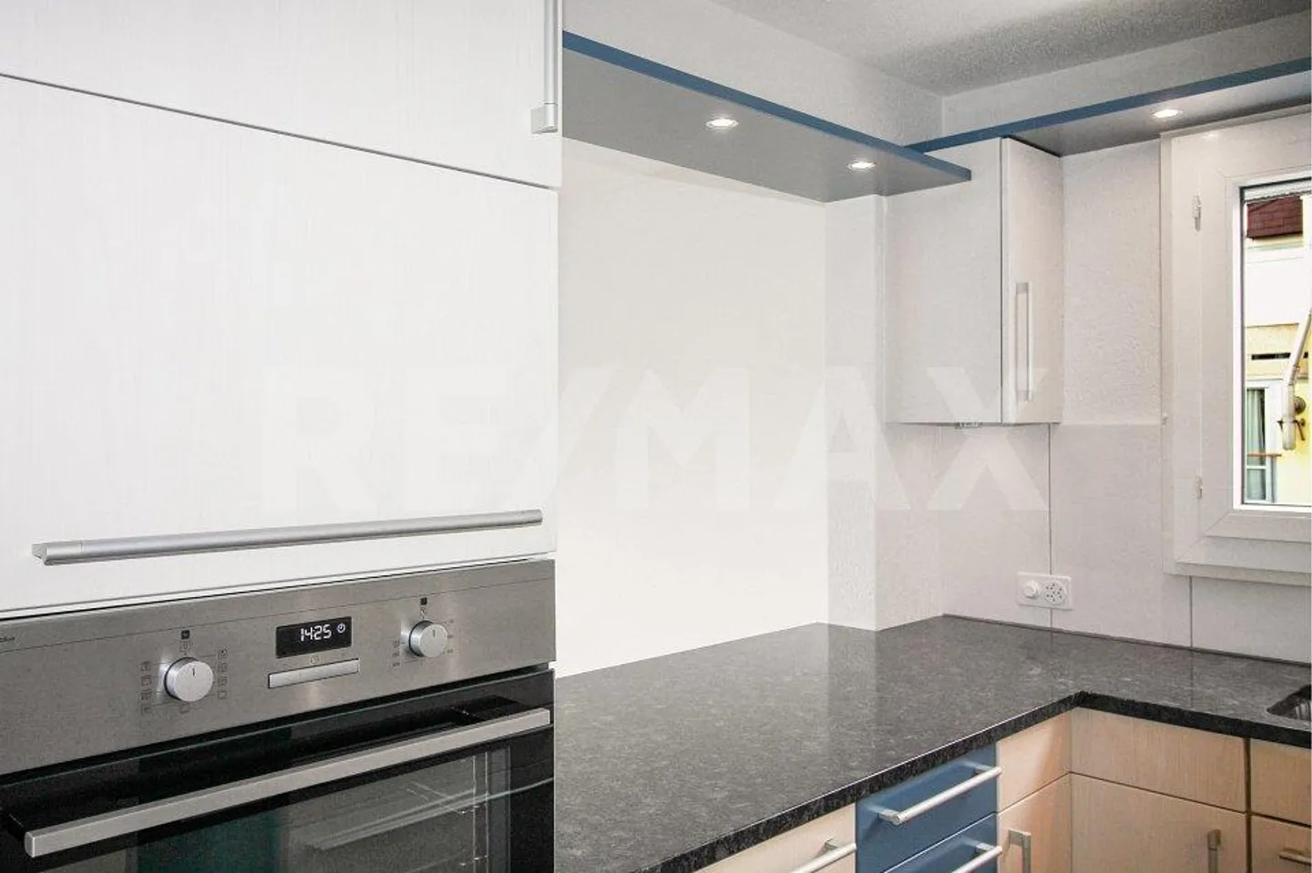 4.5-room apartment with winter garden and communal lawn - Photo 7 of 13