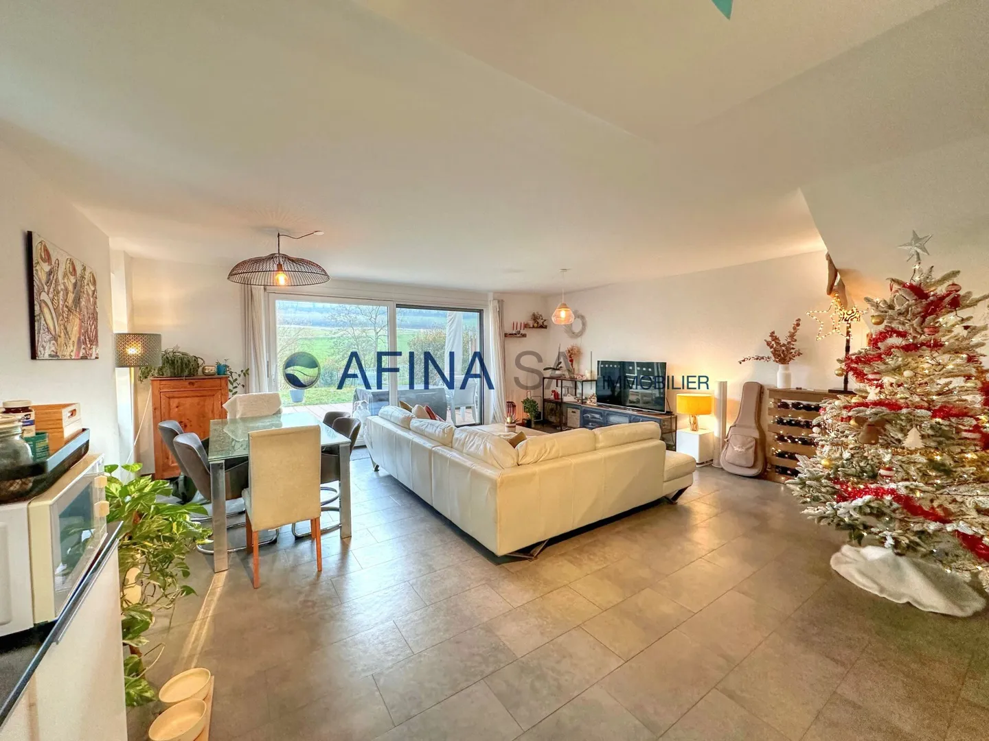 Maison Mitoyenne Élégante - Photo 2 sur 12