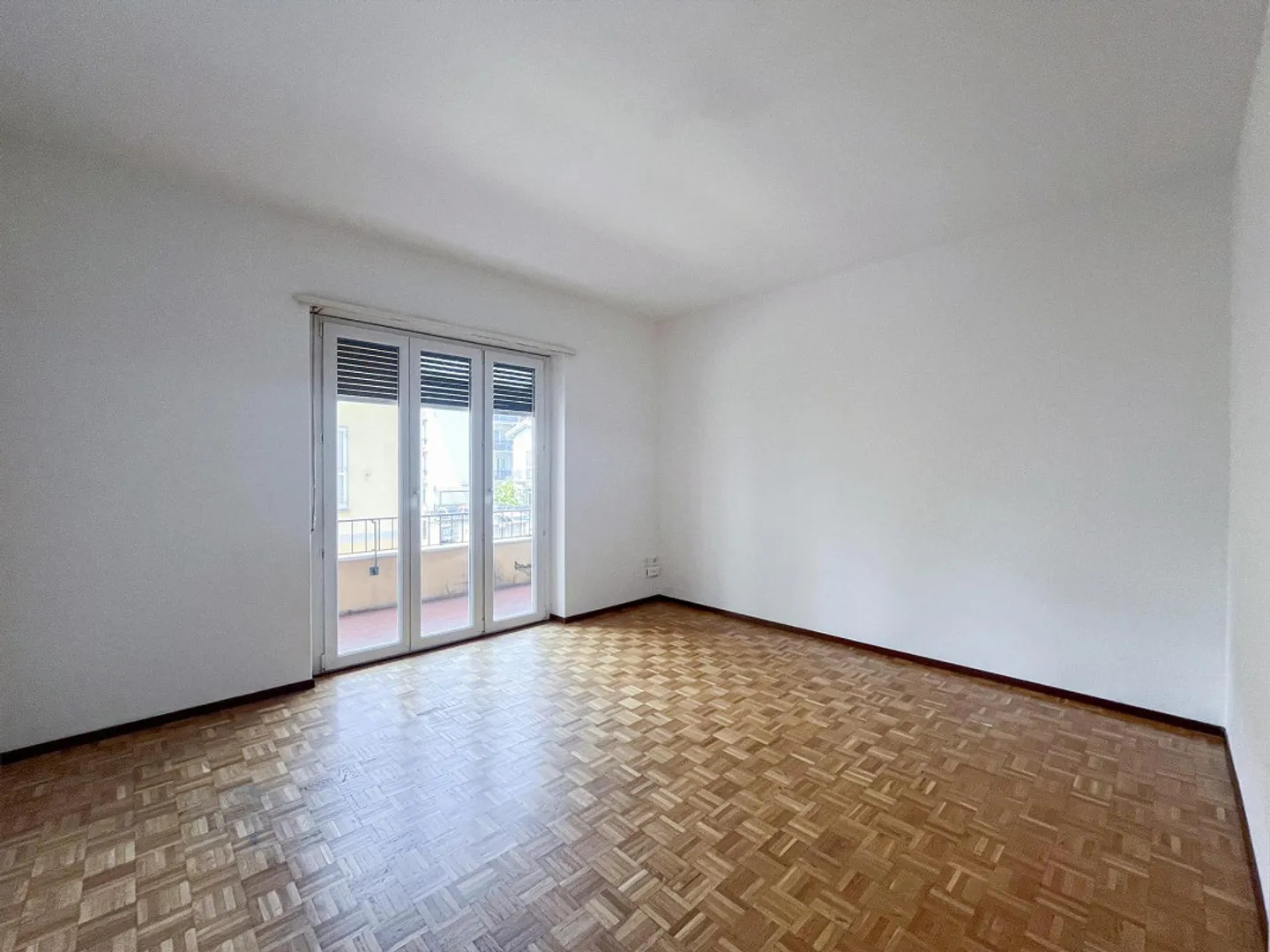 APPARTEMENT DE 3,5 PIÈCES DANS LE QUARTIER PALAPENZ À CHIASSO - Photo 2 sur 7