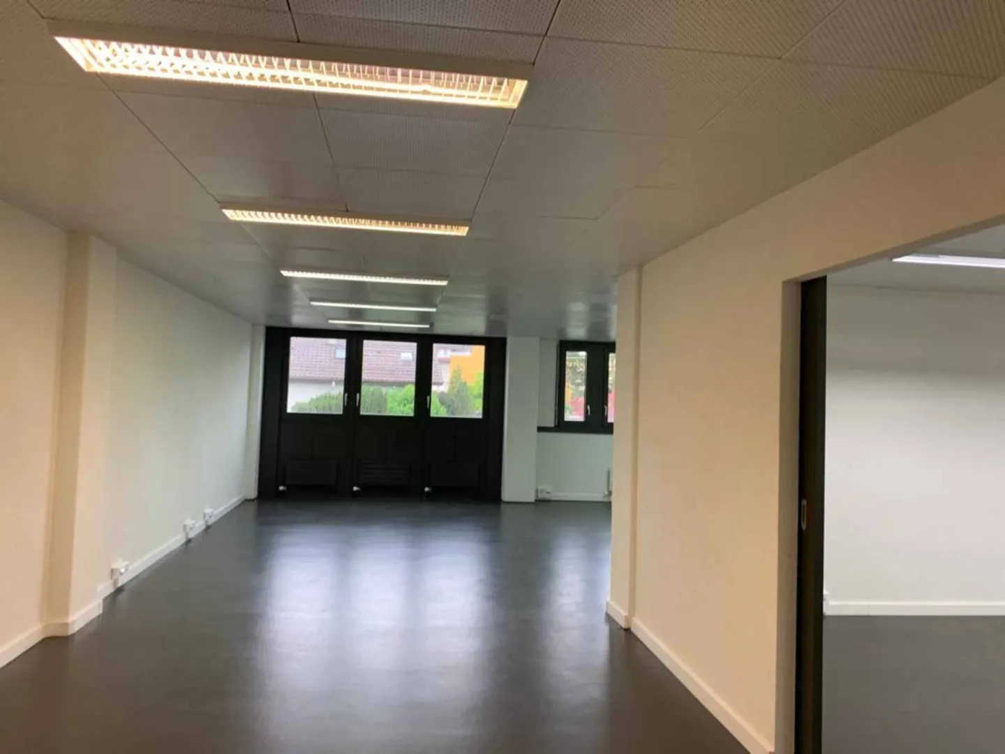 Drei letzte modulare Gewerbeflächen (124 m2 - 194 m2 - 352 m2) verfügbar - Foto 5 von 5