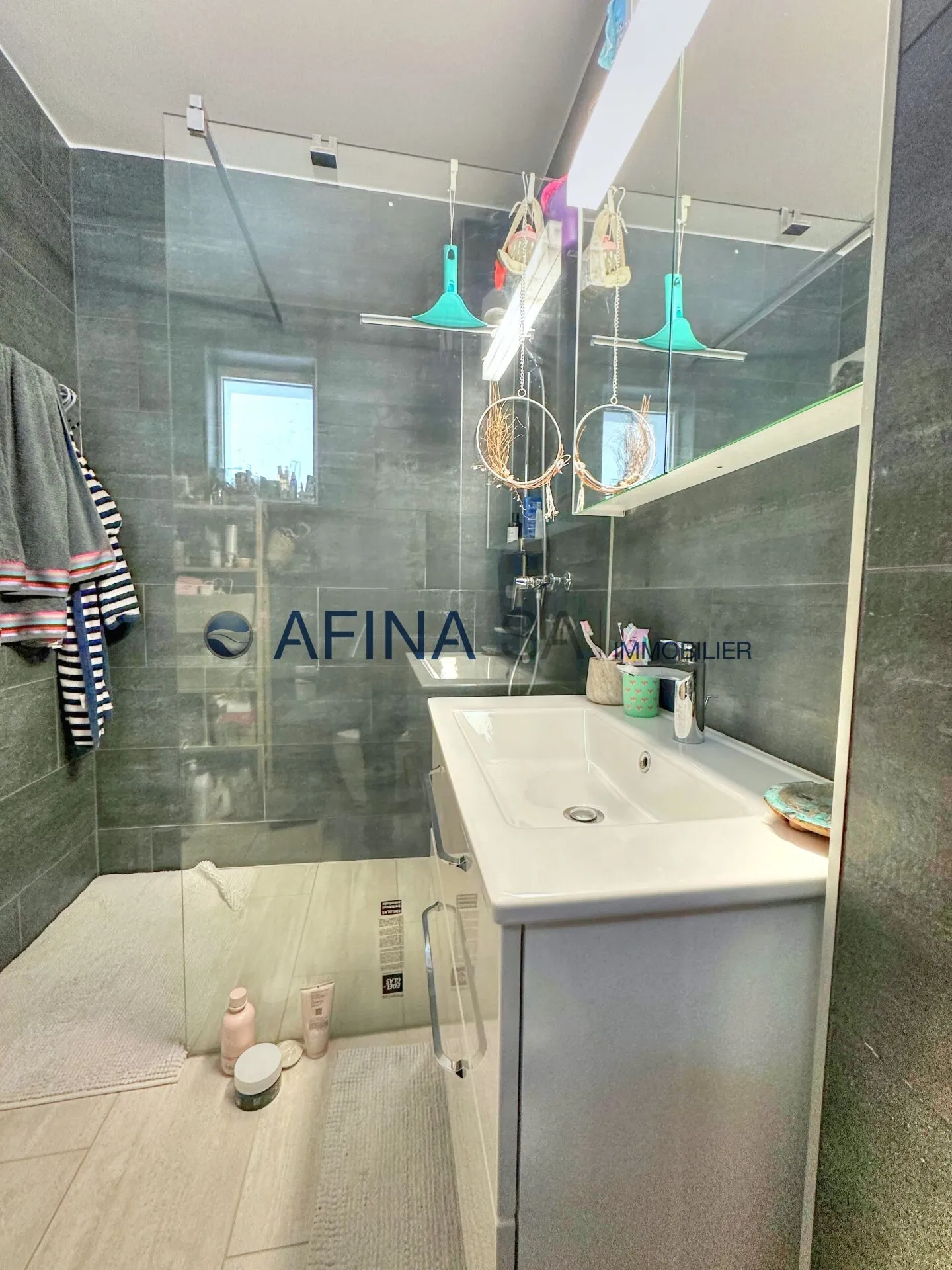 Maison Mitoyenne Élégante - Photo 10 sur 12