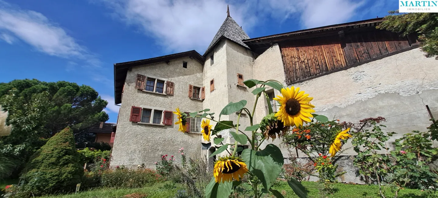 IN VENDITA - BRAMOIS: Di fronte al ponte storico, 4.5 stanze con giardino - Foto 2 di 9