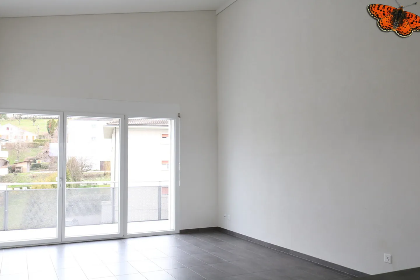 2 ½ STANZE - Con un balcone! - Foto 4 di 10