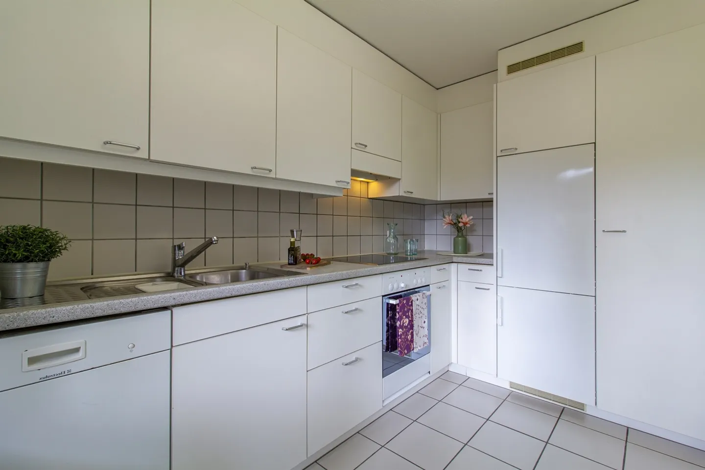 Geräumige Dachwohnung mit Balkon - Foto 3 von 7