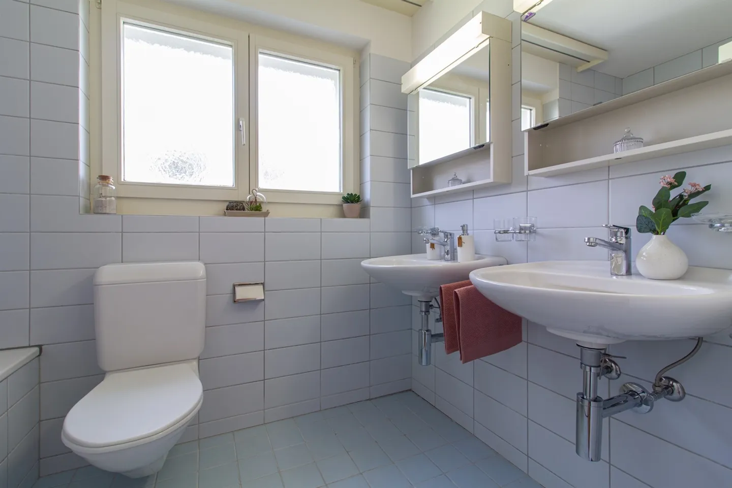 Geräumige Dachwohnung mit Balkon - Foto 4 von 7