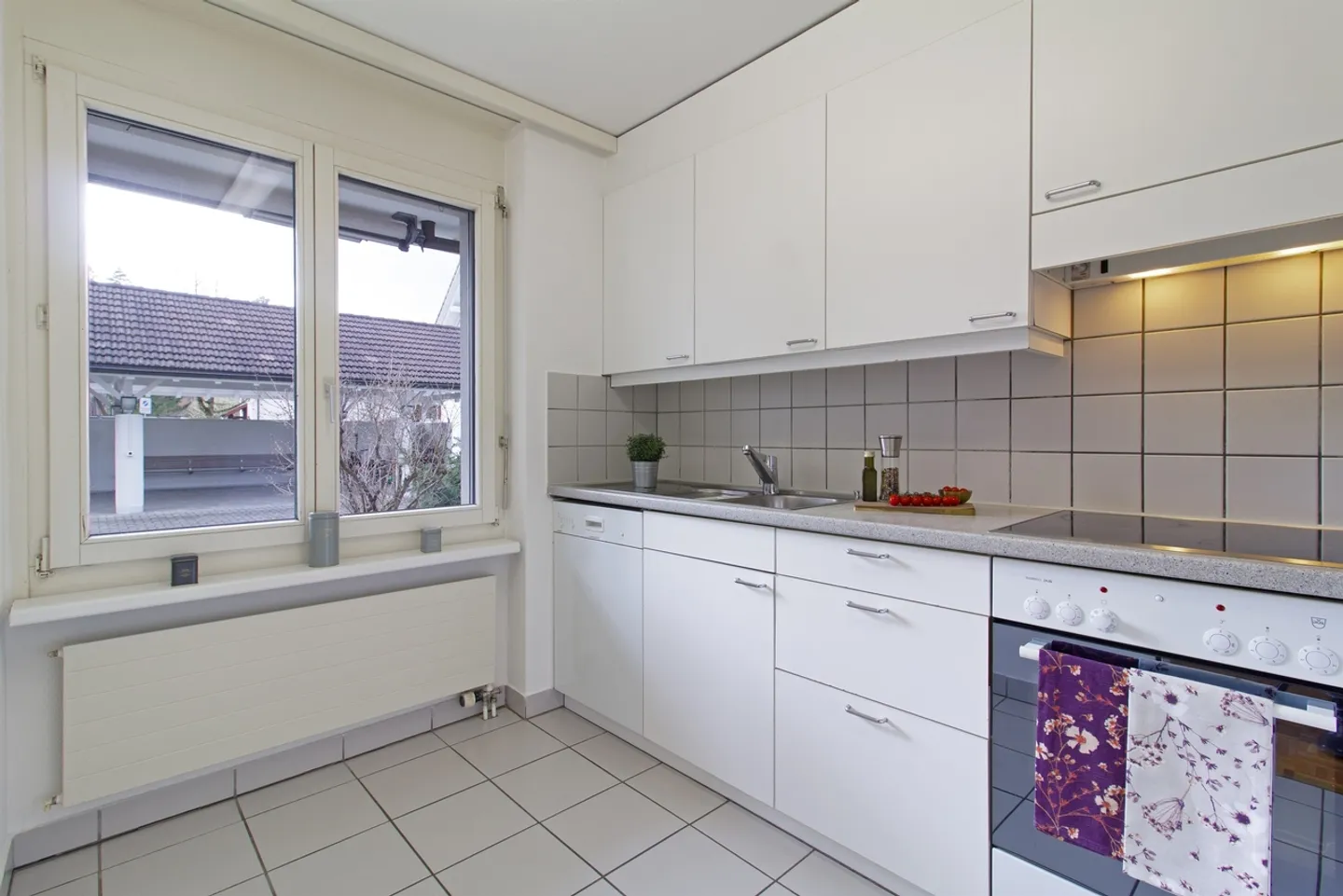Geräumige Dachwohnung mit Balkon - Foto 2 von 7