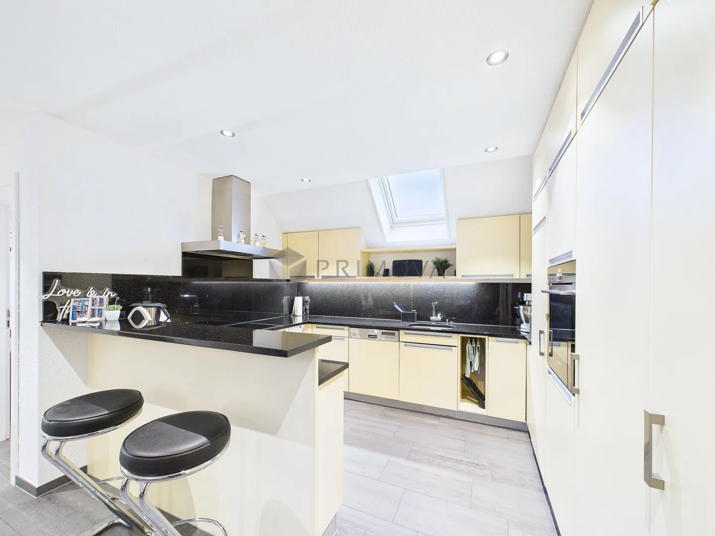 Wohnerlebnis im Steuerparadies mit Seesicht - Foto 3 von 10