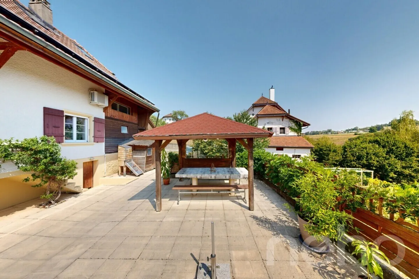 Maison rénovée avec jardin, étang et vue dégagée à 5 min d?Avenches - Foto 5 von 12