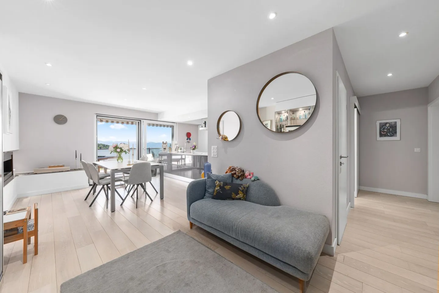 Herzoglicher Tipp: Raffiniertes Duplex mit Aussicht und hochwertigen Ausstattungen - Photo 2 sur 25