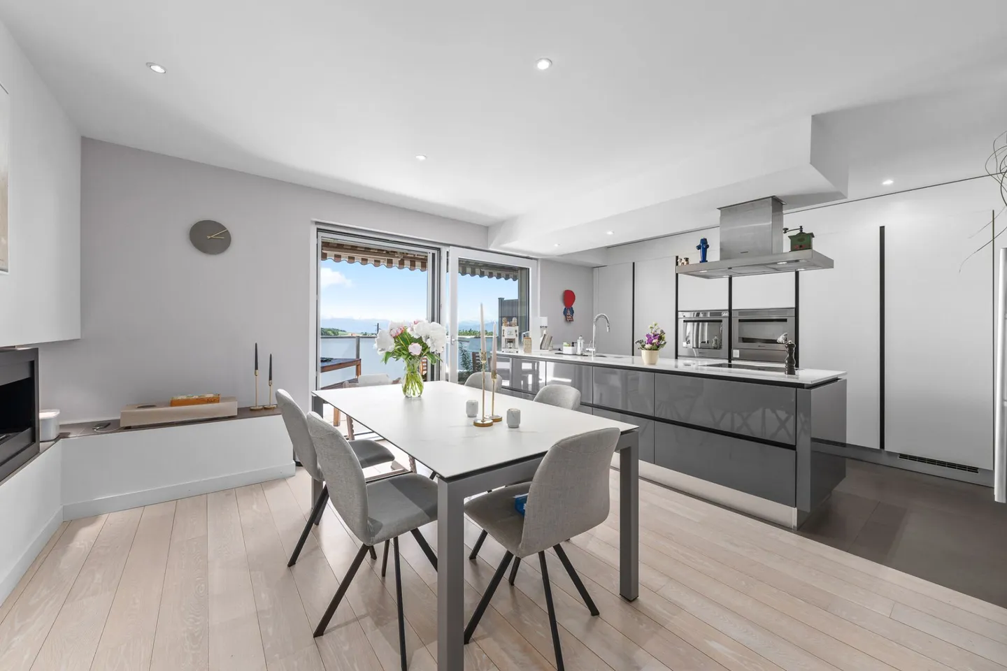 Herzoglicher Tipp: Raffiniertes Duplex mit Aussicht und hochwertigen Ausstattungen - Photo 3 sur 25