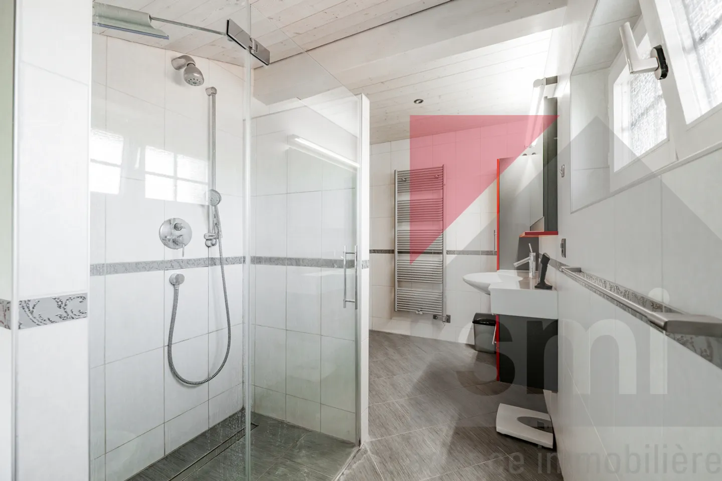 Bequeme Villa mit unabhängigem Studio, Grundstück von 1055m2 - Foto 14 von 20