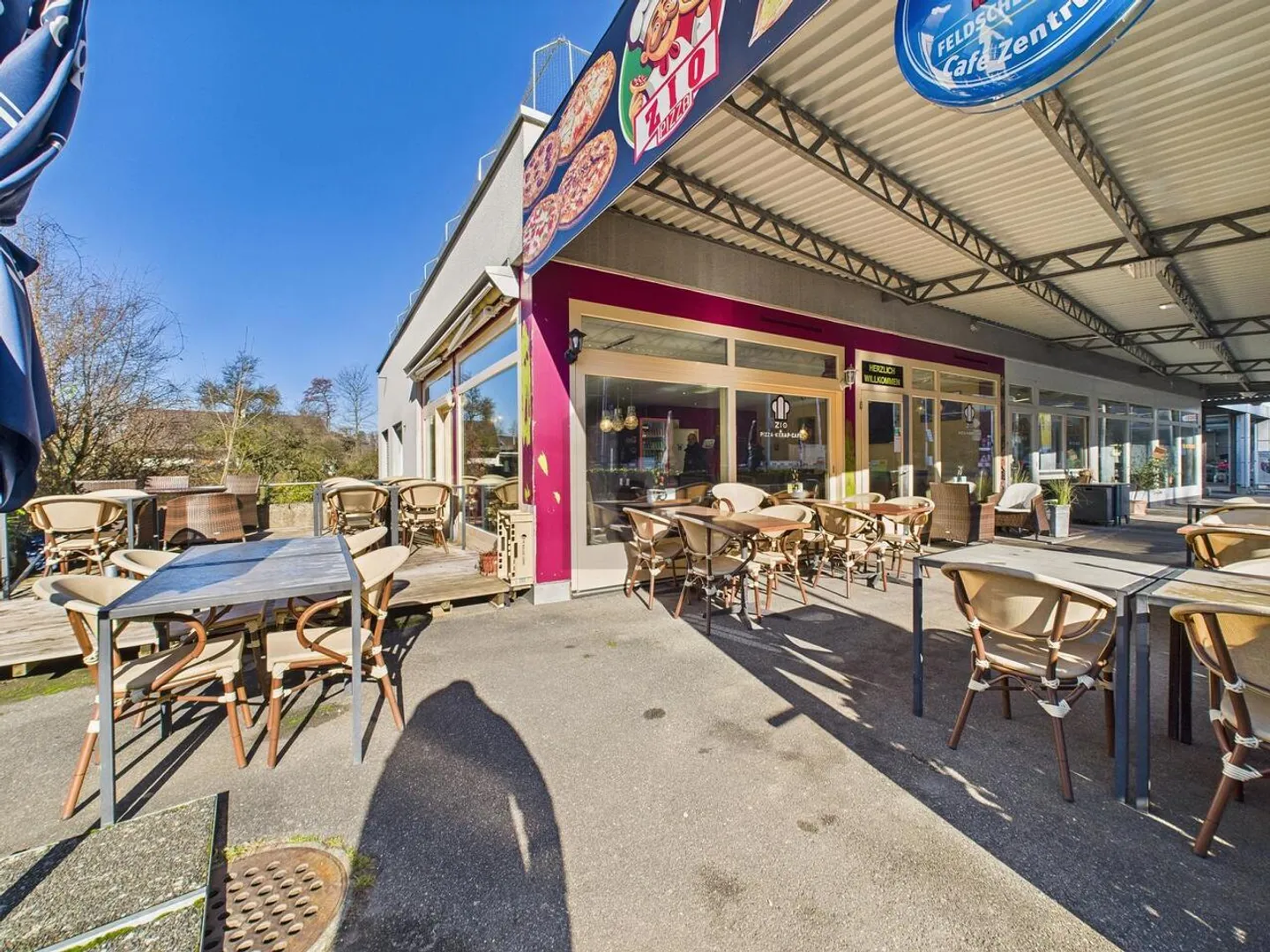 CENTRALE CON MOLTO PASSAGGIO - Foto 5 di 6