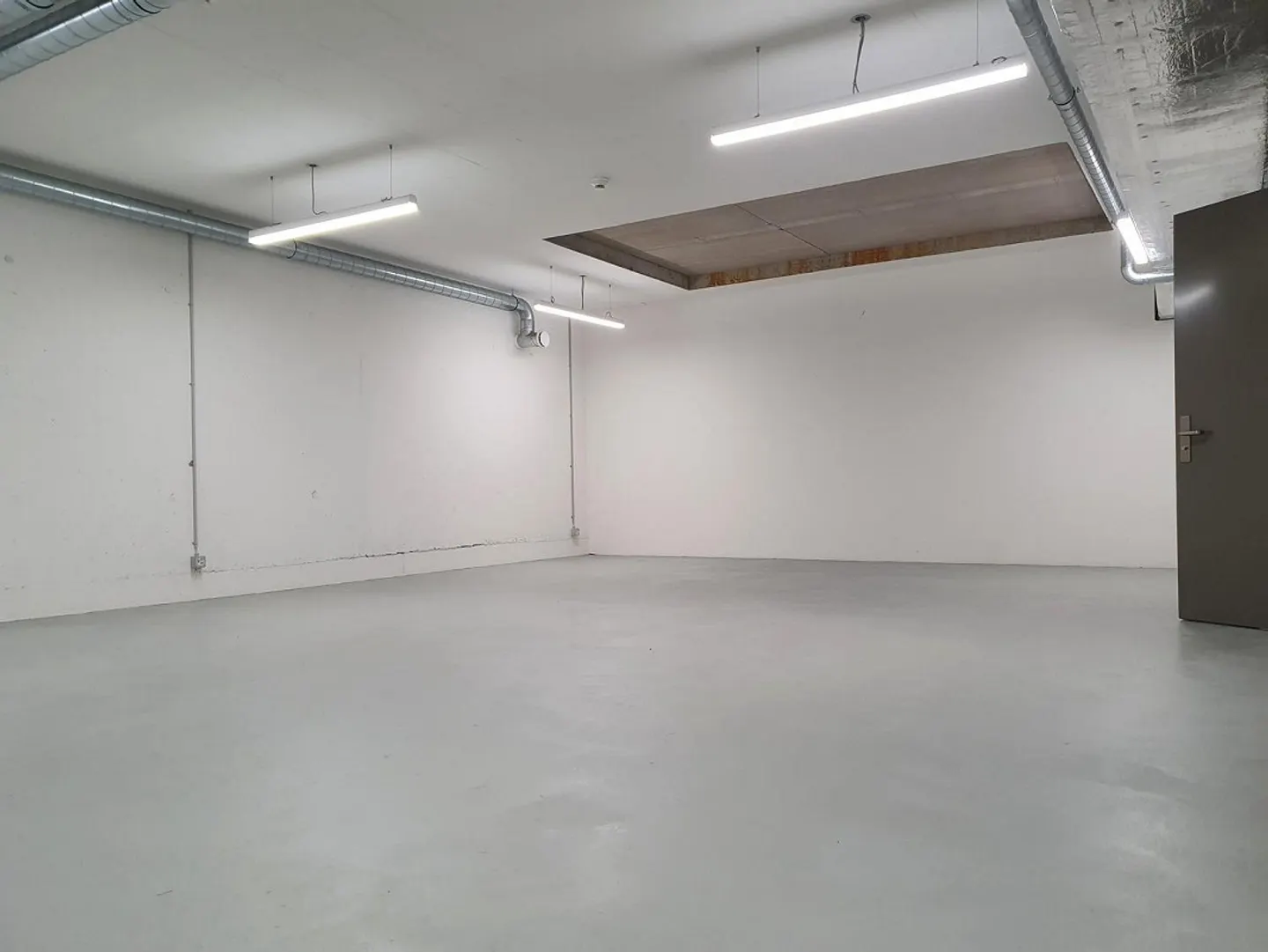 Two storage rooms for rent in the center of Zollikofen - Photo 3 of 3