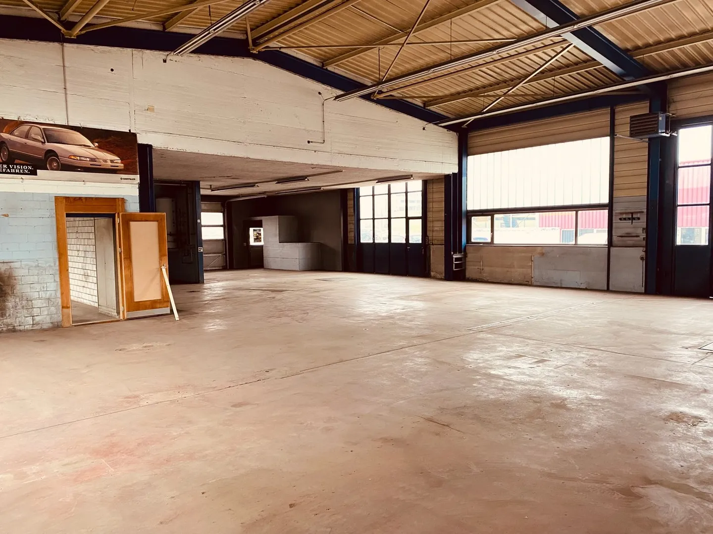 Spazio commerciale attraente in affitto a Bellach - Foto 2 di 5