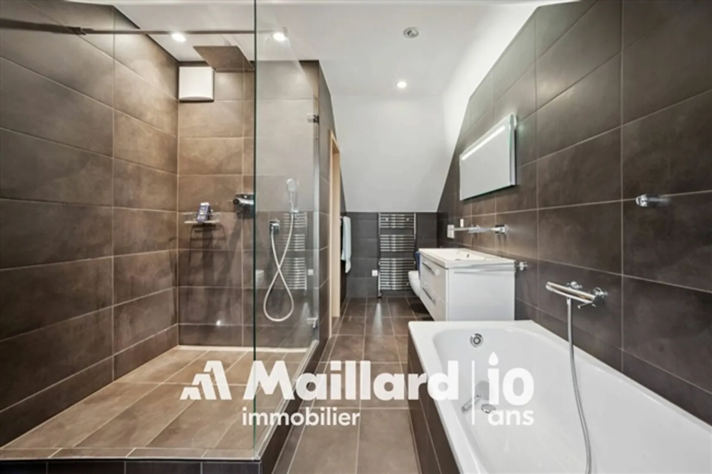 Elegantes Penthouse-Duplex in St-Cergue - Foto 11 von 14