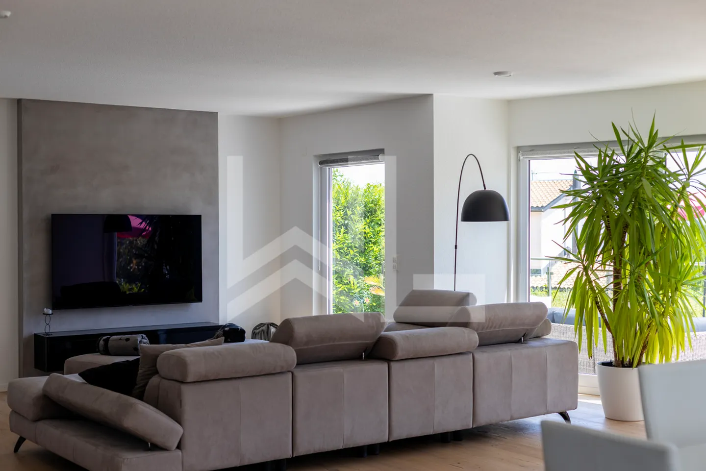 Contemporary Property with a View - Photo 4 of 9
