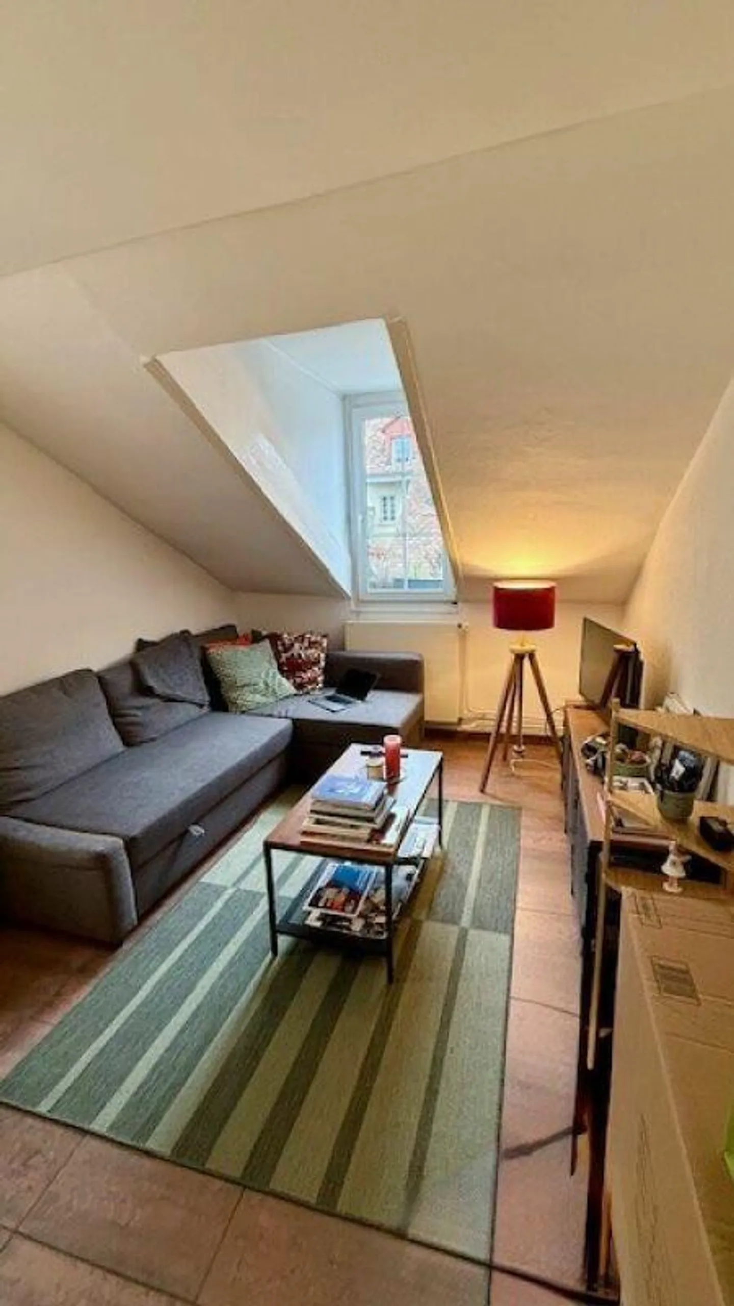 open, small 3-room attic apartment - Photo 3 of 7