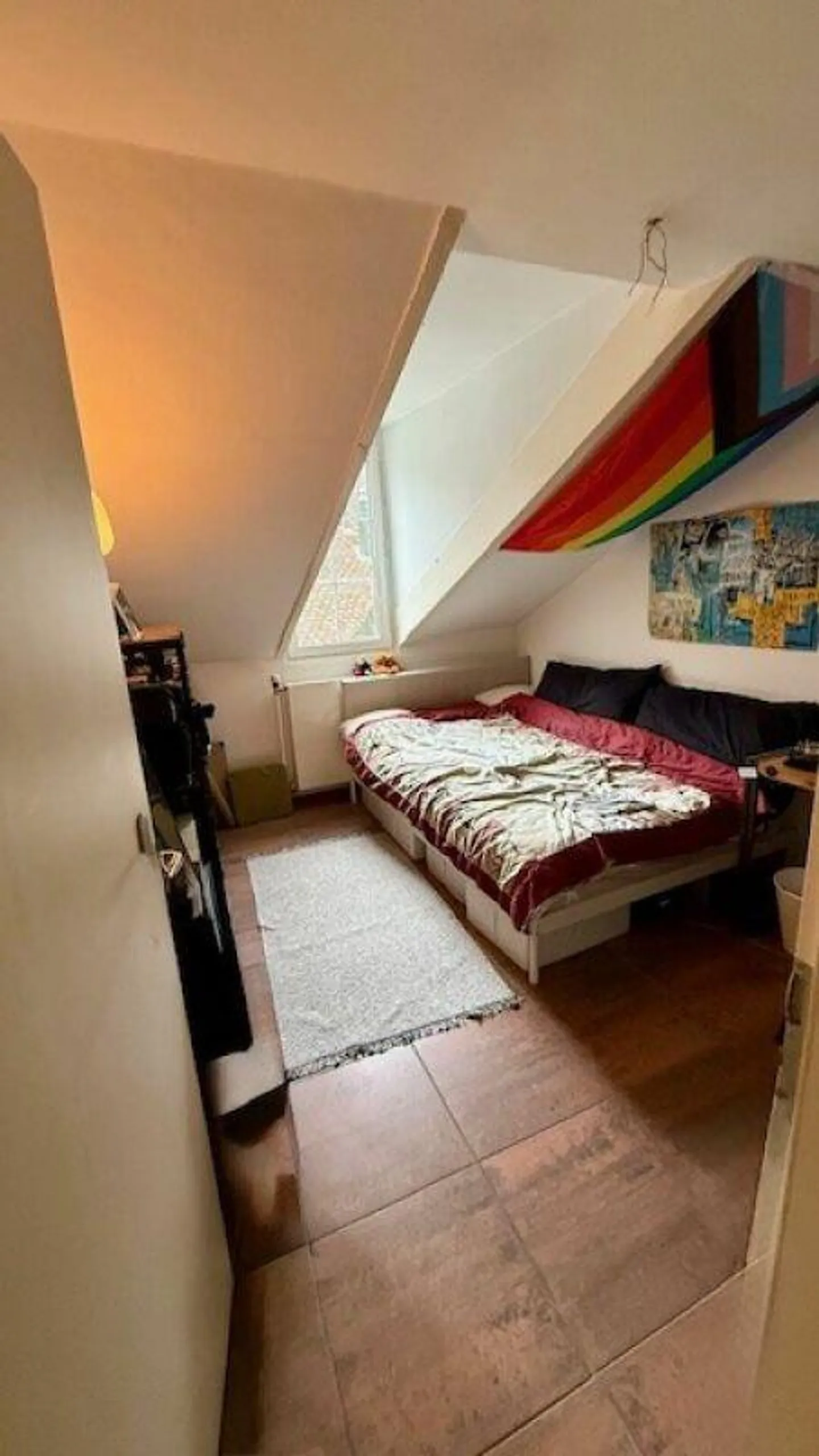 open, small 3-room attic apartment - Photo 4 of 7