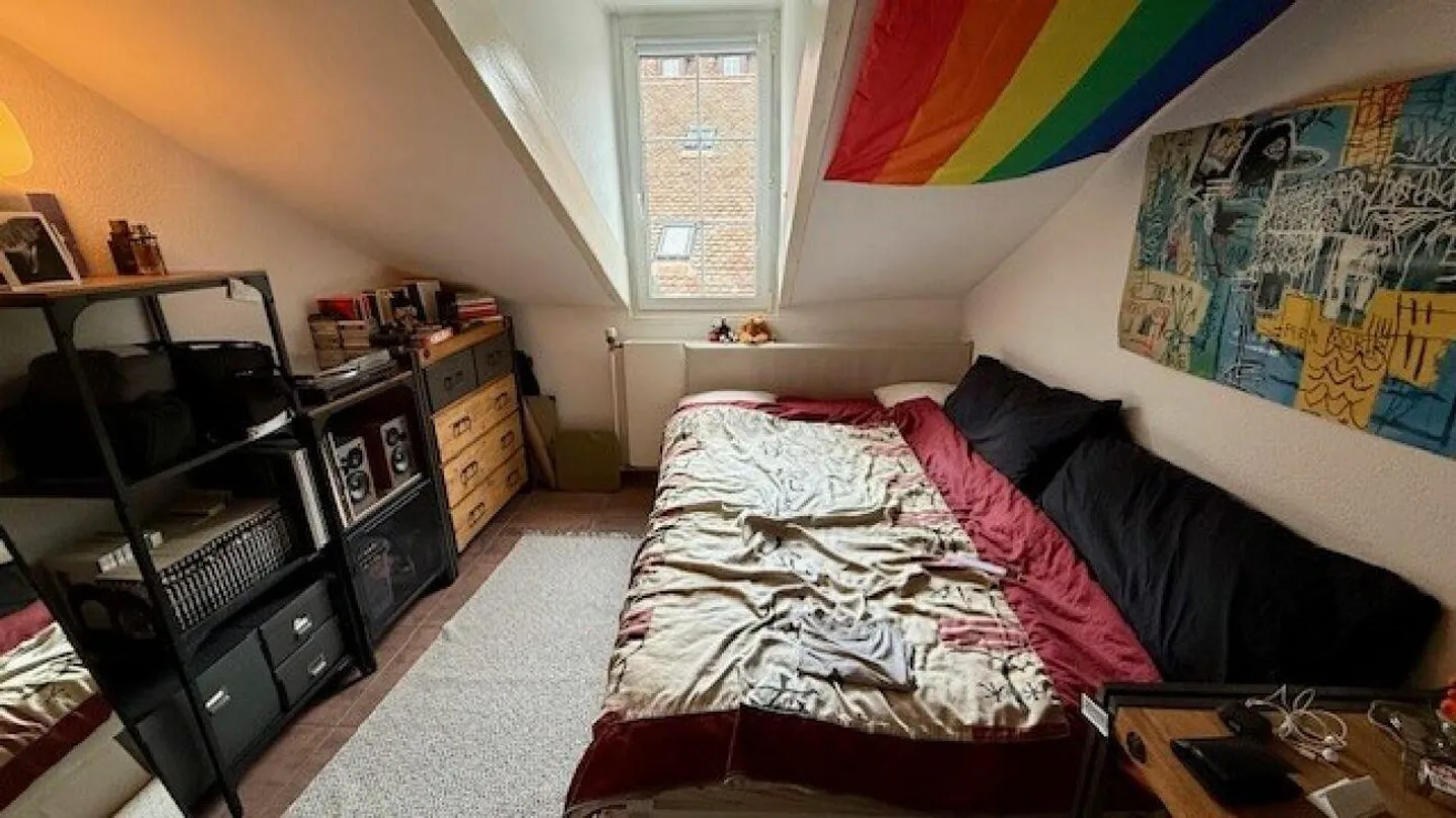 open, small 3-room attic apartment - Photo 5 of 7