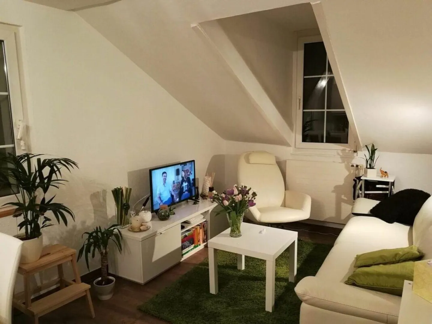 open, small 3-room attic apartment - Photo 6 of 7