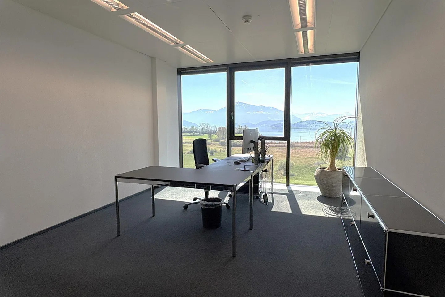 Ufficio di prima classe con la migliore vista e comfort - Affittare in... - Foto 2 di 7