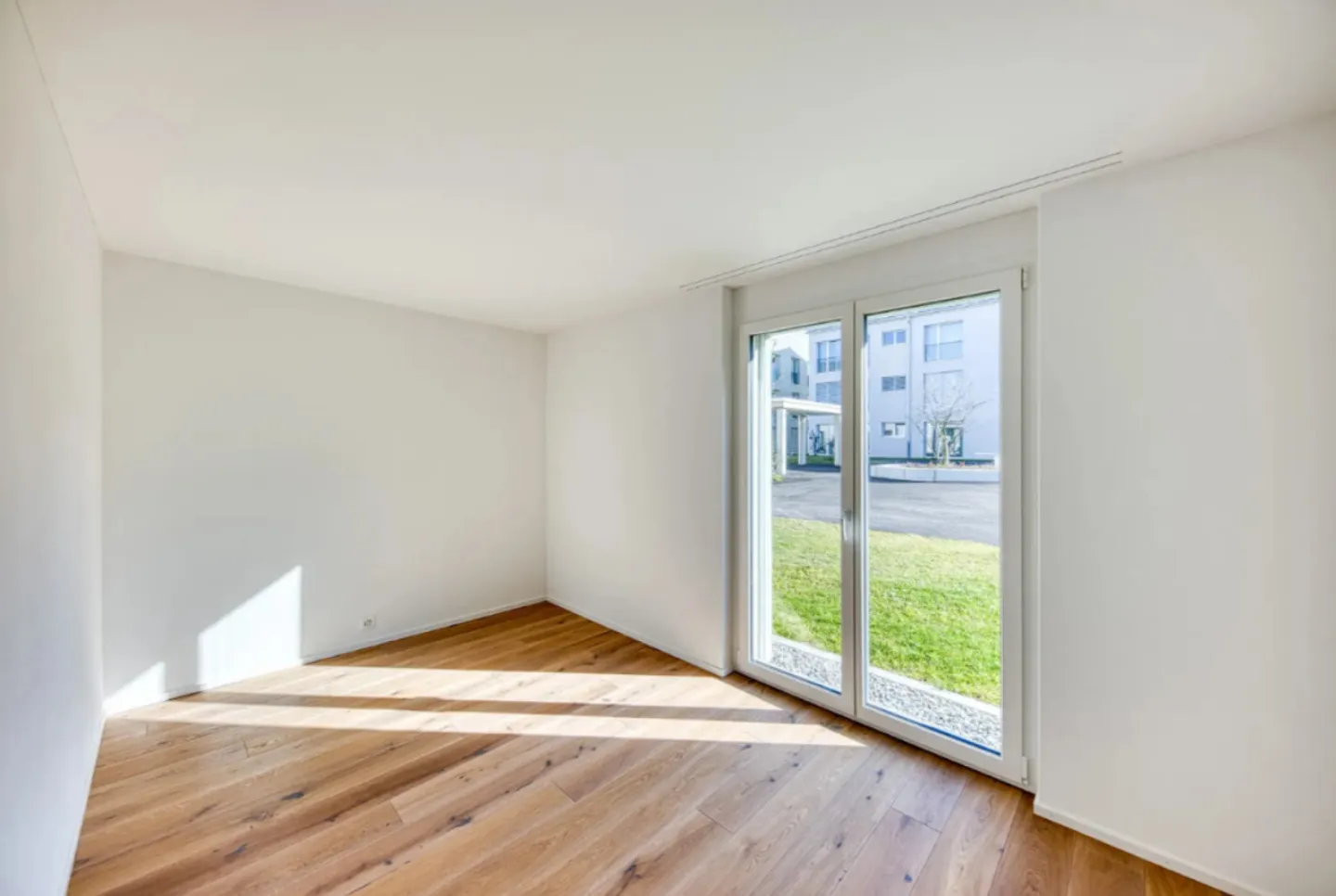 ERSTVERMIETUNG  - moderne 3.5-Zimmer-Wohnung im Eigentumsstandard mit 101 m² Wohnfläche - Foto 5 von 8